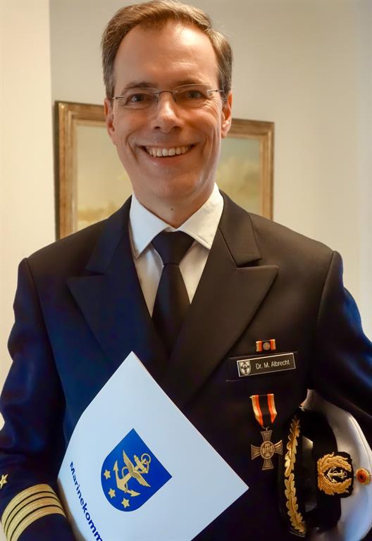 Verleihung des Ehrenkreuzes der Bundeswehr in Bronze für Prof. Dr. Marcus Albrecht